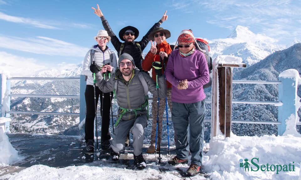 https://raracms.setopati.com/uploads/shares/2020/sujita/tourist/tourist porter (1).jpg
